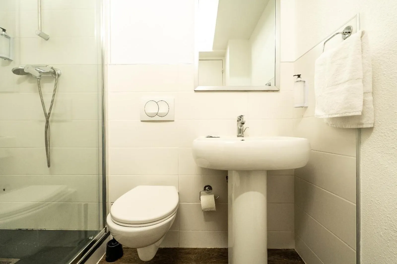 Kyriad Direct Brignoles - Provence Verte Hotel